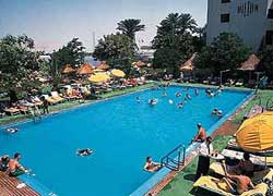 Photos Grand Swimming pool, Hilton Hotel Luxor Accommodation Egypt