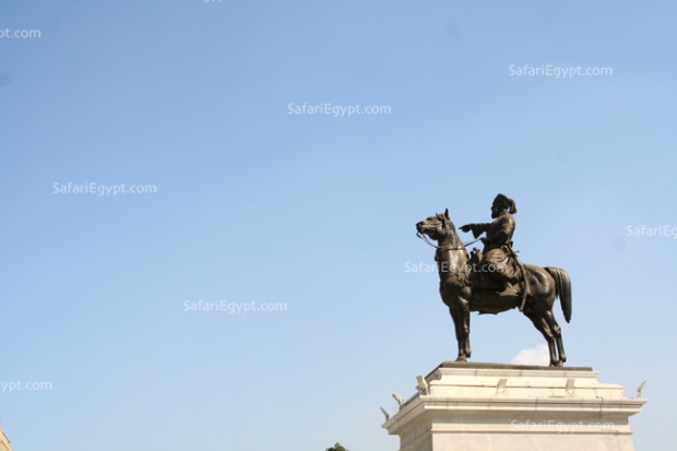 Statues Cairo